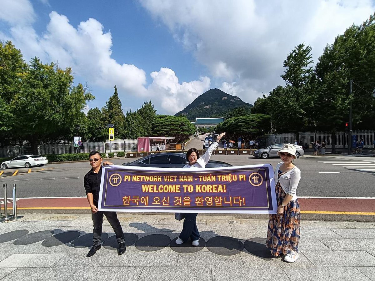 pidesktop's tweet photo. Tuan Trieu Piโฆ! Pioneer Vietnam made a banner and brought it all the way to Korea to spread Pi Network.
๐ฅ lindanchipu
๐ฅ nhuyle1108
#SelectPicoin #PiNetwork https://t.co/7AWtMnHDRU