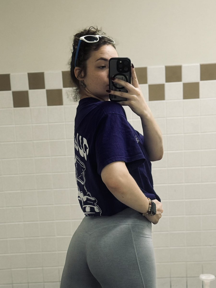 Quickii_Quinn's tweet photo. What sport do you think I’d be good at ? 🫣🫣 https://t.co/fMcjovIMXZ