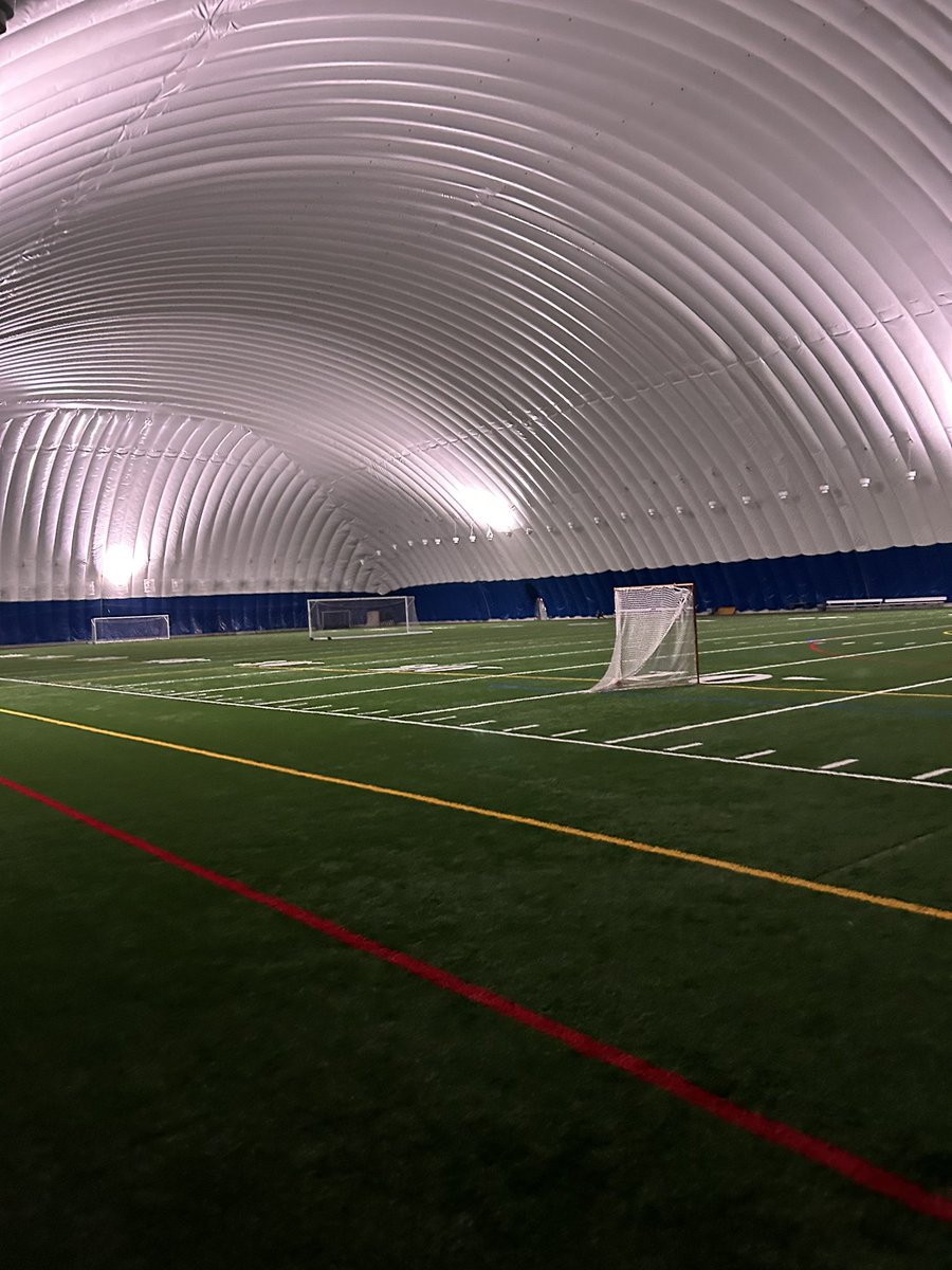 Big thanks to @CoachGreenBart <a href="/Coach_DeWall/">Kevin DeWall</a> <a href="/Coach_Schaeffer/">Colin Schaeffer</a> for showing me <a href="/HobartFootball/">Hobart Football</a> beautiful campus. Also great learning further about the program and culture!