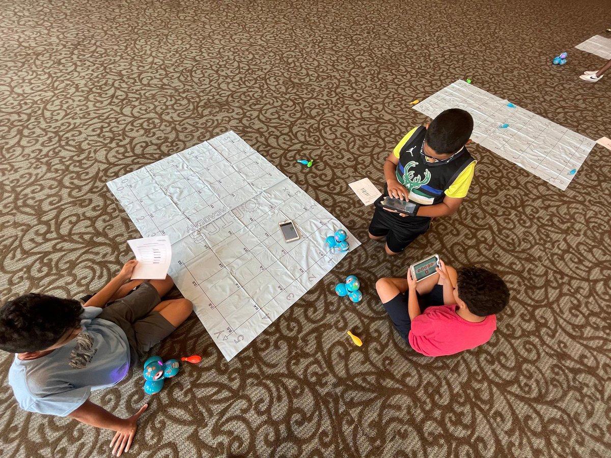 LOGICSAcademy's tweet image. Children at @smsvchurch in Markham are exploring STEM Camp 💻 this summer using Dash the robot 🤖 while building their digital literacy skills and making new friends!

#STEMworkshops #SummerCamp