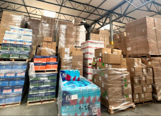 "Inside, authorities discovered over 300 pallets filled with stolen merchandise. The items ranged from small appliances and household goods to high-end gaming computers and more."
hubs.li/Q02KRqkz0