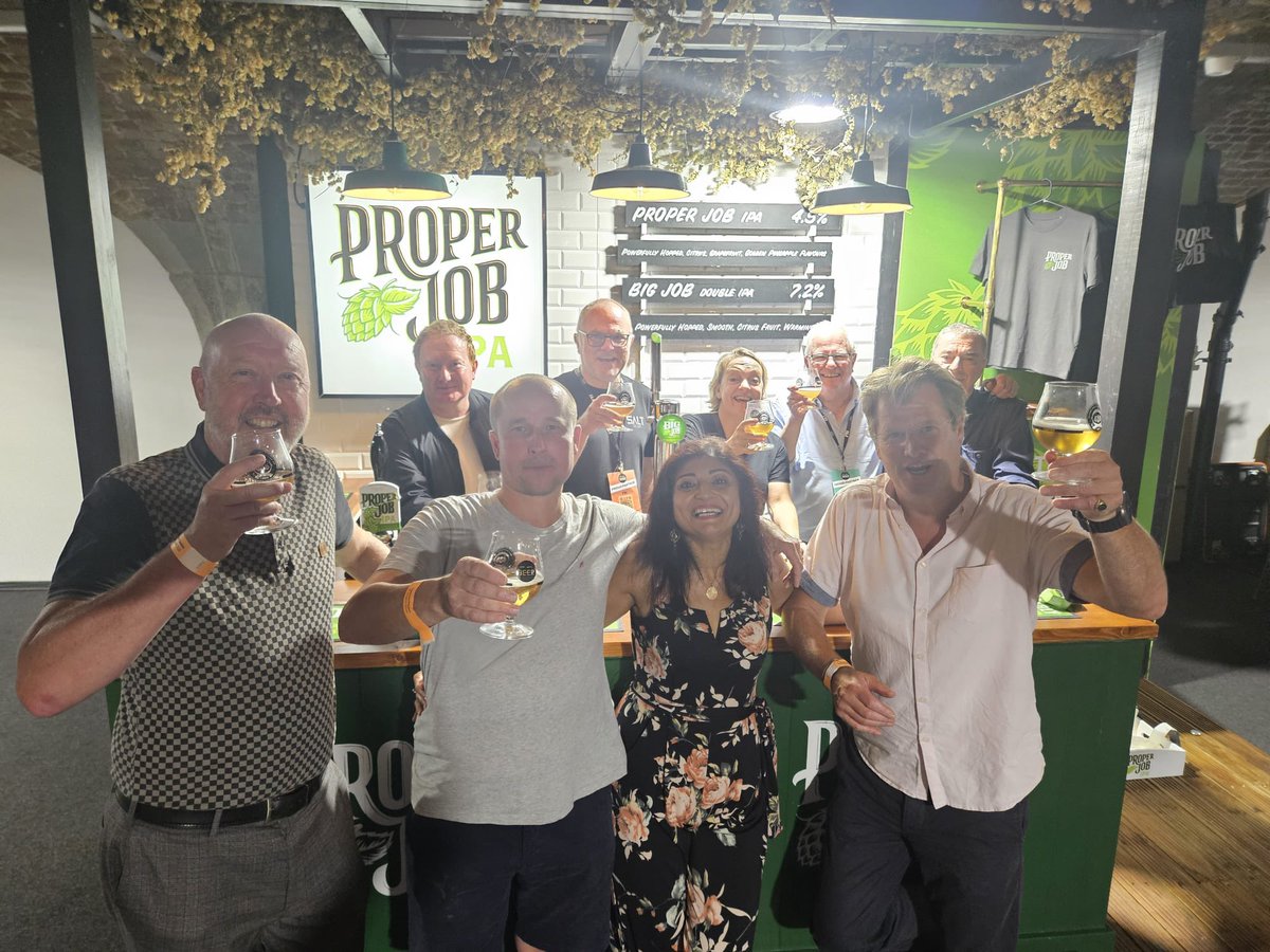 Georgina Young (@brewergeorgey) on Twitter photo Wonderful to see the old FST gang and give them
a proper bar for a while as they donโt have their own!! ๐๐<a href="/LCBFestival/">London Craft Beer Festival</a> Wonderful to see the old FST gang and give them
a proper bar for a while as they donโt have their own!! ๐๐<a href="/LCBFestival/">London Craft Beer Festival</a>