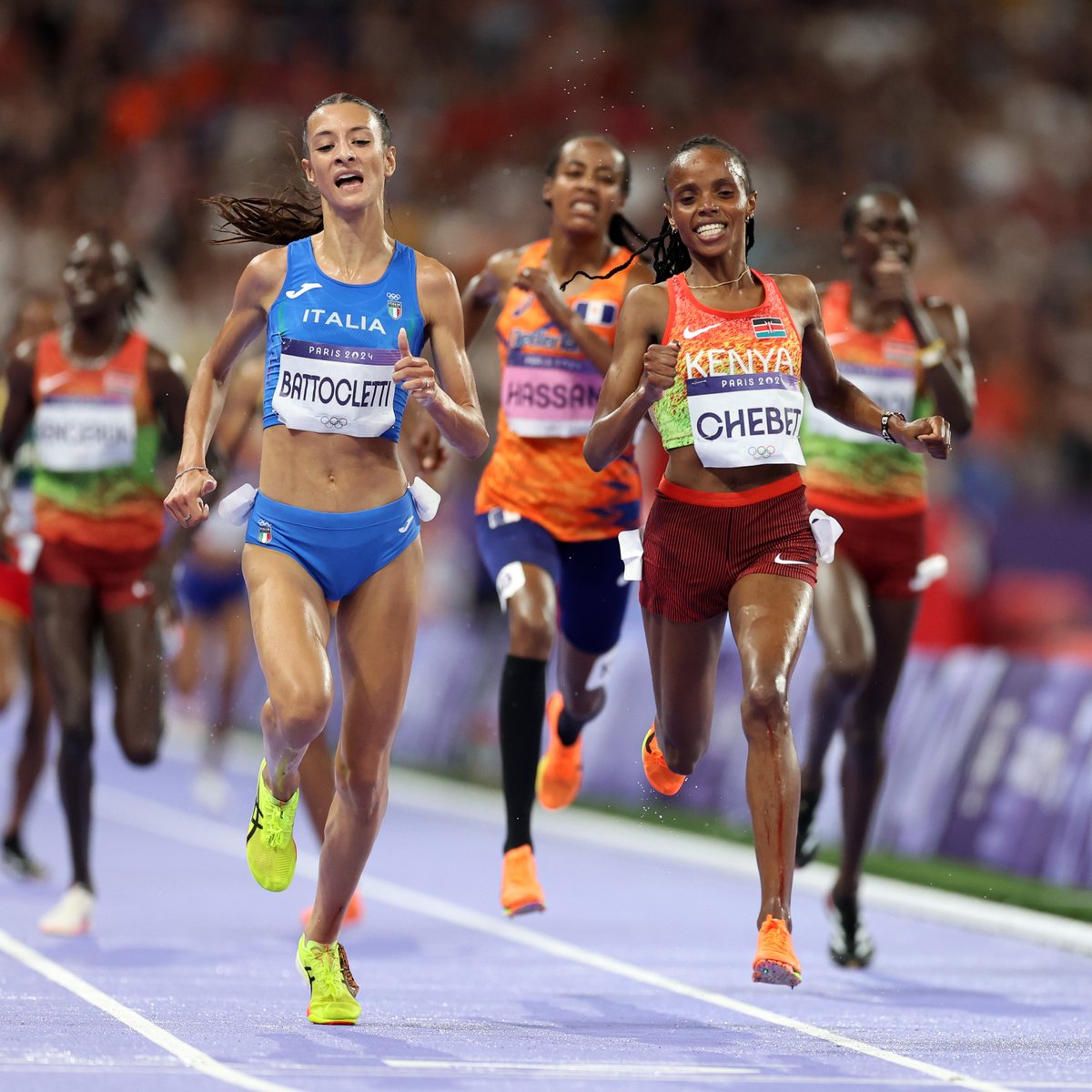 World Athletics (@worldathletics) on Twitter photo DOUBLE OLYMPIC GOLD โผ๏ธ
๐ฐ๐ช's Beatrice Chebet kicks to the Olympic 10,000m title.
30:43.25 โฑ๏ธ
5000m ๐ฅ 
10,000m ๐ฅ 
#Paris2024 #Olympics DOUBLE OLYMPIC GOLD โผ๏ธ
๐ฐ๐ช's Beatrice Chebet kicks to the Olympic 10,000m title.
30:43.25 โฑ๏ธ
5000m ๐ฅ 
10,000m ๐ฅ 
#Paris2024 #Olympics