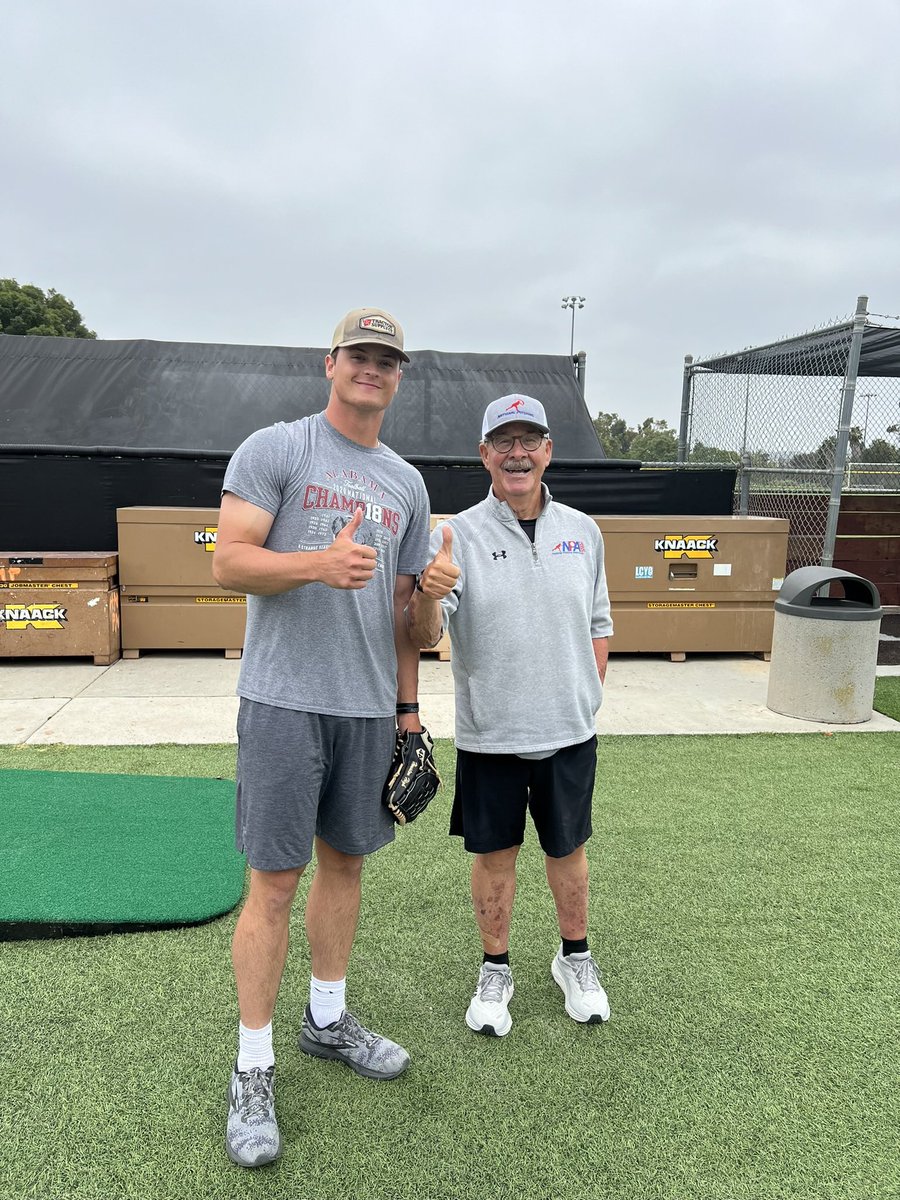 HoustonHigh5's tweet photo. Thoroughly enjoyed working with the 🐐 Coach @tomhouse in San Diego. Learned so much from the best. Can’t wait to take it to the mound. Highly recommend 💪 @NPA_Pitching | @B_Biv01 | @TeamMSTRD https://t.co/m4OHoeSU24