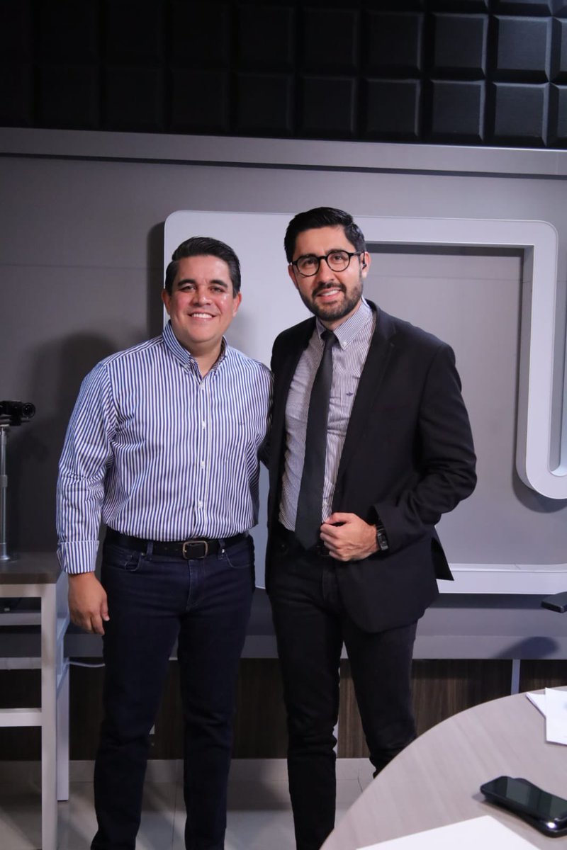 RicardoMadridP's tweet photo. Muchas felicidades @loseporjose y a todo el equipo de @luznoticiasmx por este Tercer Aniversario. Un proyecto que inició con mucha expectativa y que ha cumplido su propósito, que vengan más años de éxitos. 

#RIMA 🟢 https://t.co/TXnvozXUbY
