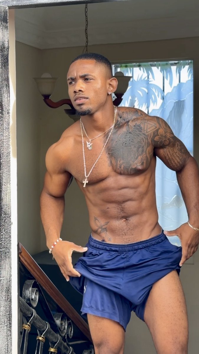 Marcoslfra's tweet photo. am i sexy? https://t.co/wSzQP1oOhg