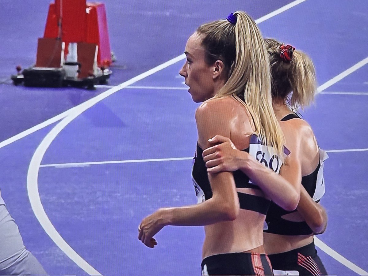 The best thing about the #Olympics    is seeing moments like this. Not a medal but Keith kept going even after she was lapped. She cried as she made it over the line as her teammate supported her and got her water. 
Not all Olympics journeys are the same but beautiful moment