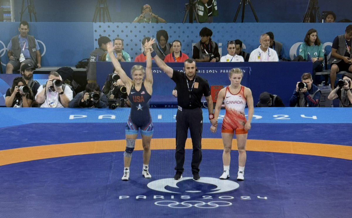 mcpsAD's tweet image. .@MagruderAD &amp;amp; @MCPSAthletics alum Helen Maroulis wins bronze in wrestling, with a pin in 24 seconds! She is the 1st American wrestler to win 3 Olympic medals in women’s freestyle! Congratulations @helen_maroulis! 🥉
We are #MoCoProud! @MCPS @MontgomeryCoMD