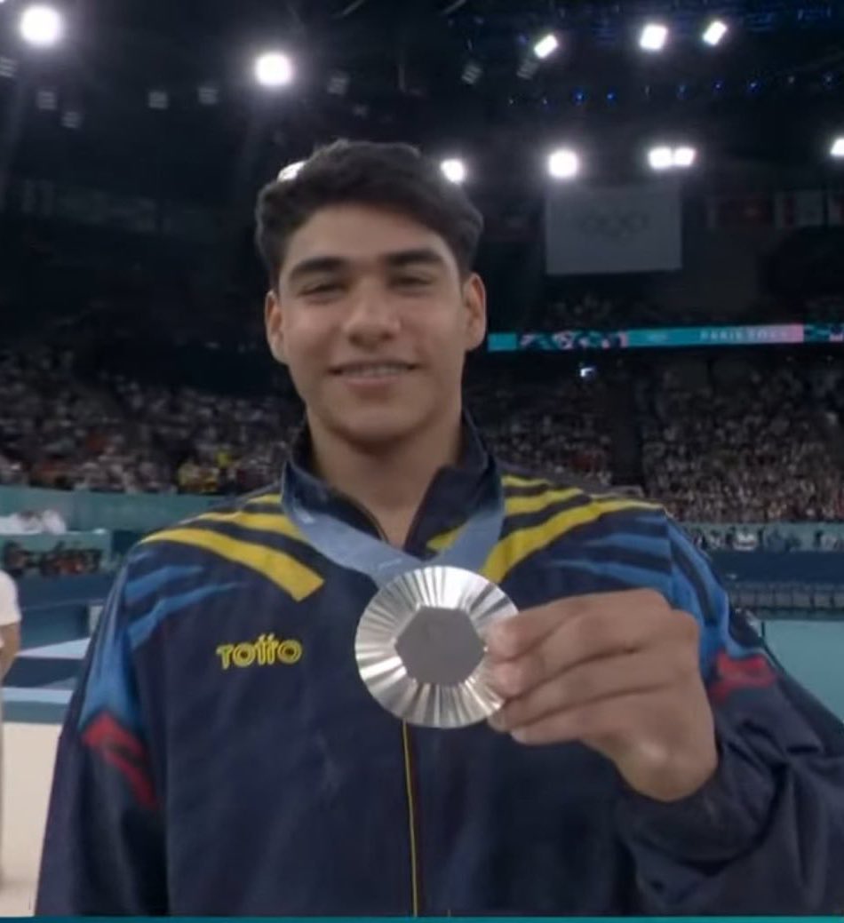 thaliv7's tweet photo. Ángel Barajas, Yeison López y Mari Leivis Sánchez me llenan de orgullo, tres deportistas colombianos que la dieron toda por esa medalla de Plata🥈 https://t.co/AmfBNJ4kQk