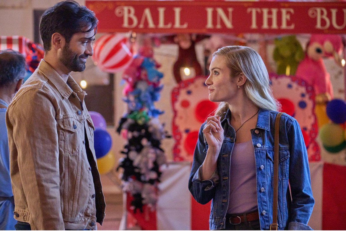 Hallmark Channel tweet media