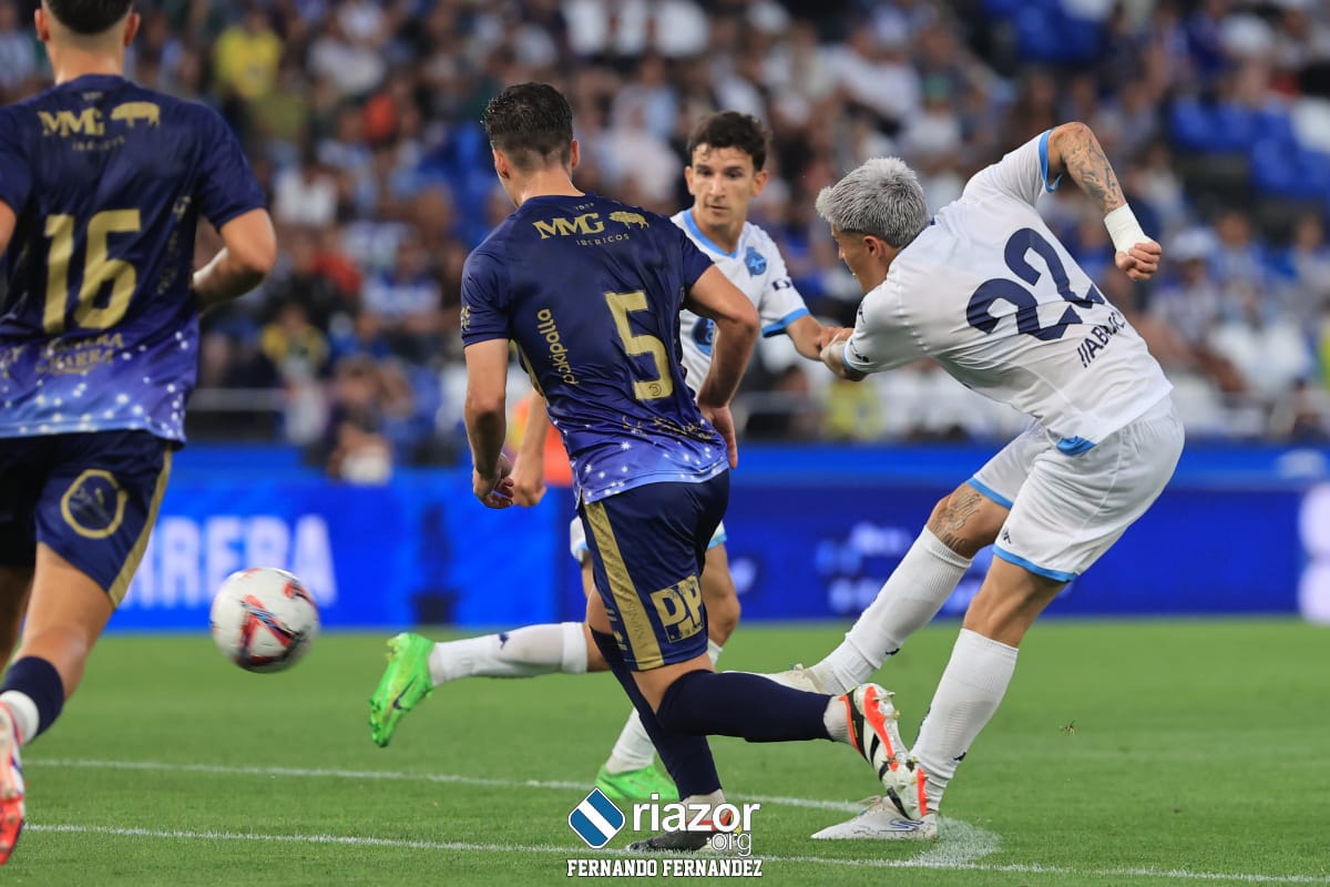 Riazor.org (@riazororg) on Twitter photo ✌️ Hugo Rama acerca al Dépor a la final del Teresa Herrera
🔷️ El '22' hizo el segundo gol del partido desde la frontal del área
📸 <a href="/Fefega/">Fernando Fernandez</a> ✌️ Hugo Rama acerca al Dépor a la final del Teresa Herrera
🔷️ El '22' hizo el segundo gol del partido desde la frontal del área
📸 <a href="/Fefega/">Fernando Fernandez</a>