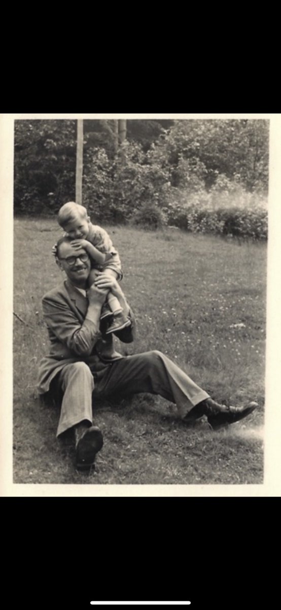 BeuginDaniel's tweet photo. Voici quelques photos de mon papa quand il était petit 🥹
N’est-il pas très mignon ? ♥️
Si j’ai une fille j’aimerais l’appeler Daniella♥️ https://t.co/UsEP8YUj4m