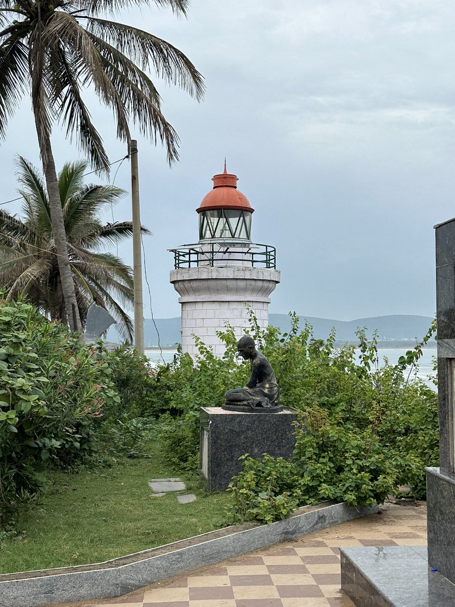 duvvuri_md's tweet photo. Beautiful India! Great to be back home and visit the Andhra coast. I cant believe the architecture from AD700s…
This is Bheemli beach &amp; Srikurmam temple with a beautiful tortoise garden.
#india #thisismyindia https://t.co/Bqm9nZMYOD
