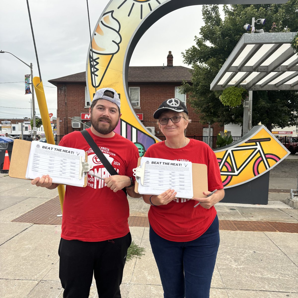 PeelACORN's tweet photo. 📣☀️🏡 Peel ACORN launched our Beat the Heat Campaign yesterday in Mississauga! Members took to the streets of Cooksville to hand out flyers and collect signatures in support of our campaign to demand the city to expand the Adequate Temperature Bylaw. https://t.co/eZQYdiHq5M