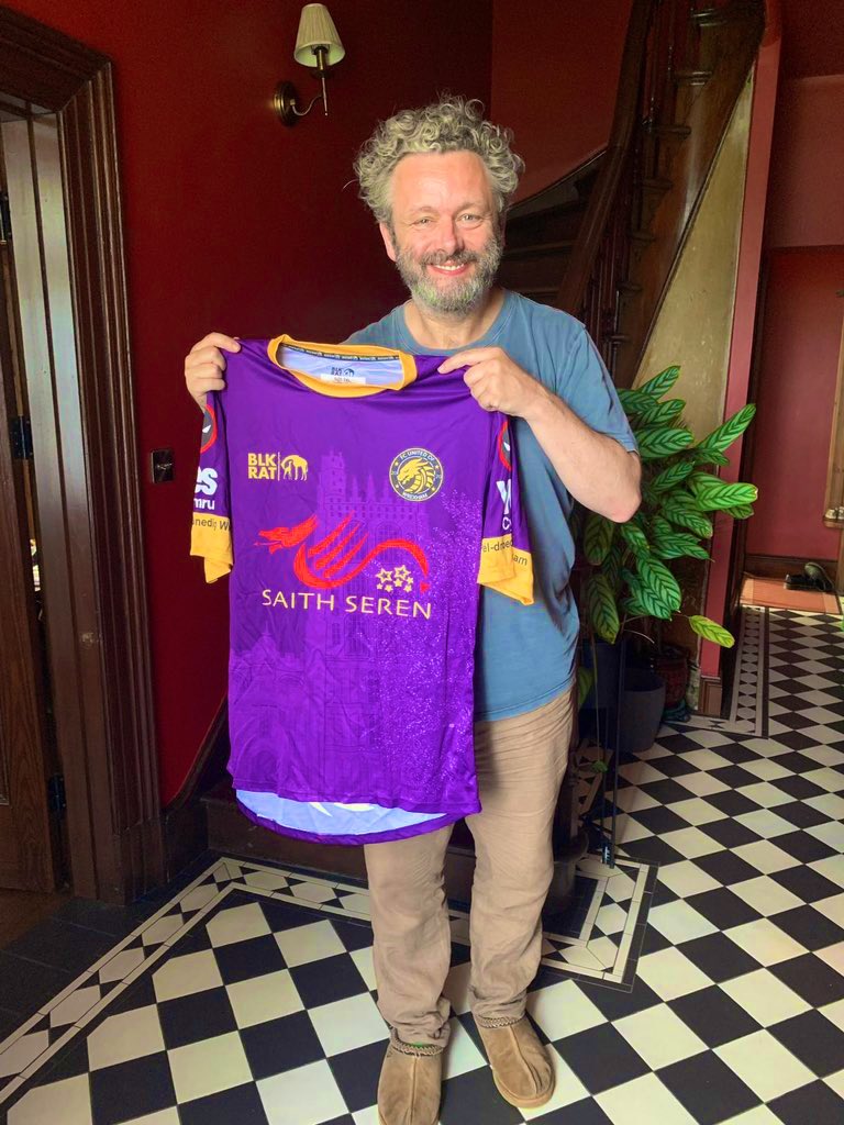 FCCityofWxm's tweet image. Breaking news: FC United of Wrexham are proud to announce the signing of Mr @michaelsheen. Thank you Michael we hope you love the shirt 😃💜
#FCUtdOfWxm #MichaelSheen