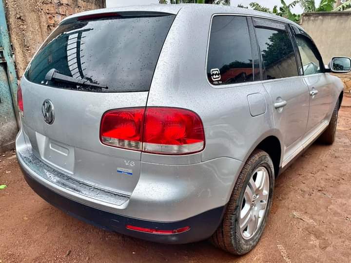 kenyi_ali's tweet photo. @mkainerugaba FULL BODY SPRAYING ON TOURAGE OUR SERVICE'S CAR POLISHING SANDING PENAL BEATING TICUT COLOR MIXING CAR PAINT SALE SERVICING CERAMIC COATING CALL DM OR WTSP (0706923844) https://t.co/IHRcpt6zMe