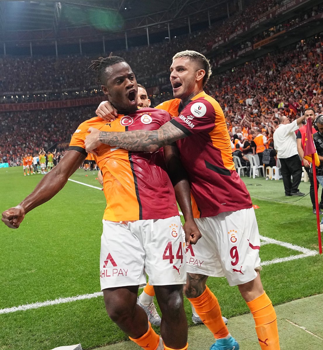 Bir saman sarısı   //   Bir duman karası