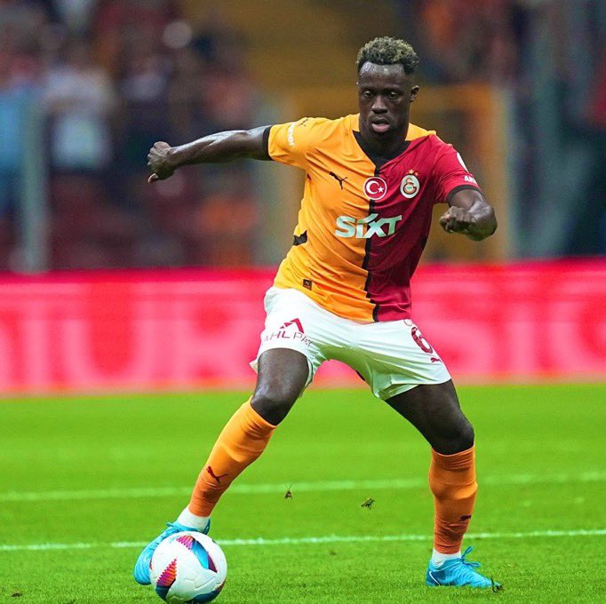 𝓔𝓛 𝓟𝓐𝓣𝓡𝓞𝓝

▪ En çok ikili mücadele kazanan: Davinson Sanchez
▪ En çok hava topu kazanan: Davinson Sanchez
▪ En çok gol girişiminde bulunan ikinci isim: Davinson Sanchez
%83 pas isabet. (Opta)