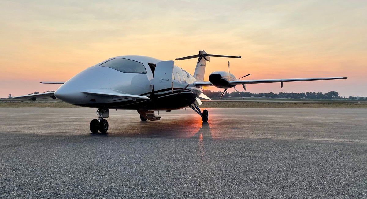 The Piaggio Avanti offers a unique shape, efficient wing design, and spacious cabin that offers a comfortable and stylish travel experience 💫

#planesmart #aviation #piaggioavanti #turboprop #flyprivate