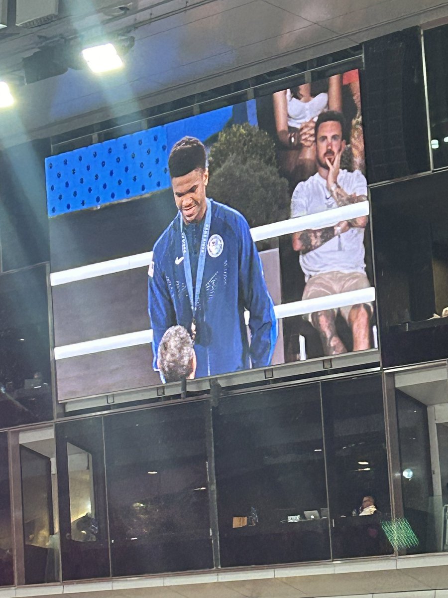InTheRingWithC1's tweet photo. Congratulations @iam_OmariJones 🇺🇸 #OlympicGames #boxing #Paris2024 https://t.co/ZkKQUcmXOU