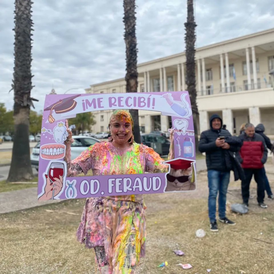 ariiferaud's tweet photo. SOY ODONTÓLOGA!!!!!! 🦷🌈✨️😭

7/8/24 por siempre en mi ❤️ https://t.co/O2fKXw045U