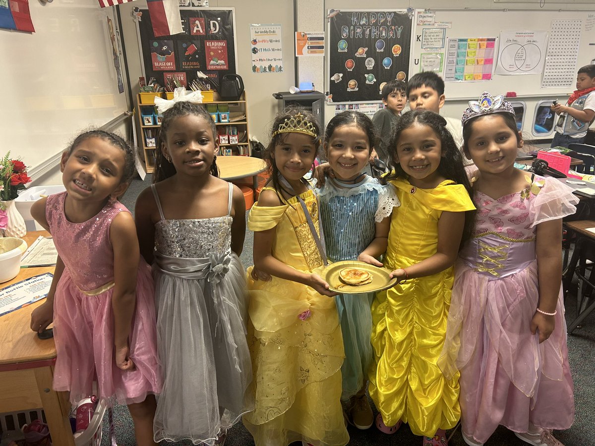Check out these beautiful✌️Way Dual Language princesas!👸🏽They celebrated with pancakes🥞the end of the 2nd grade Fairy🧚Tales unit! Making memories w/ <a href="/angelicaacano/">Angelica Cano 🍎</a> ☺️ <a href="/Amplify/">Amplify</a> <a href="/ErmelES_AISD/">Ermel Elementary</a> I miss my students🥹but glad they are soaring to new heights this year! #aldineimpact