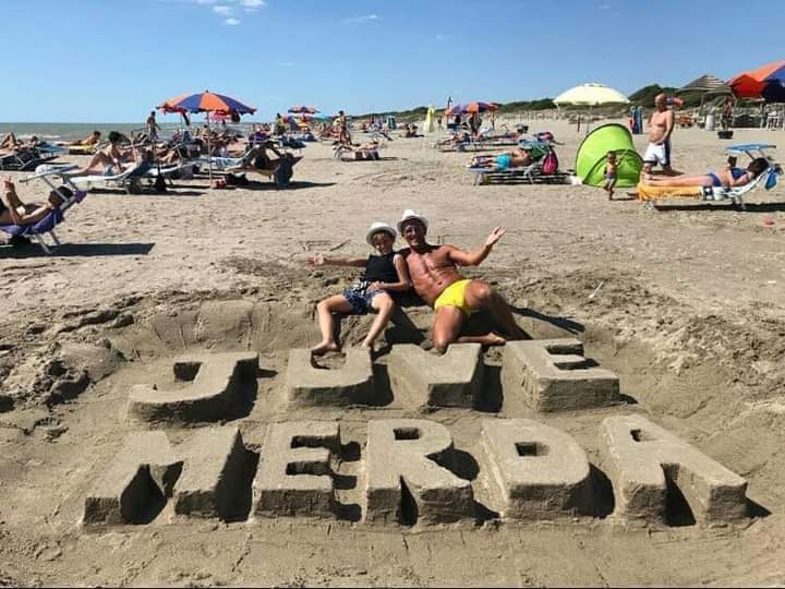 MariaNerazzurra's tweet photo. Oggi in spiaggia 😝😜😜😜😜😜😜 https://t.co/jkLv988SIR