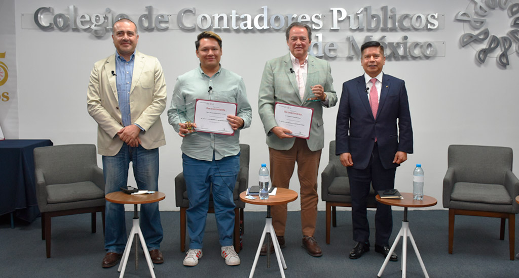 colegiocpmexico's tweet image. En el FONESS, Marco Gómez (#Conasami) y Fernando Yllanes (#CONSAR) ofrecieron a los asistentes una visión completa sobre la situación del #SalarioMínimo en México. Ambos coinciden en la importancia del diálogo social para lograr un crecimiento económico equilibrado.
