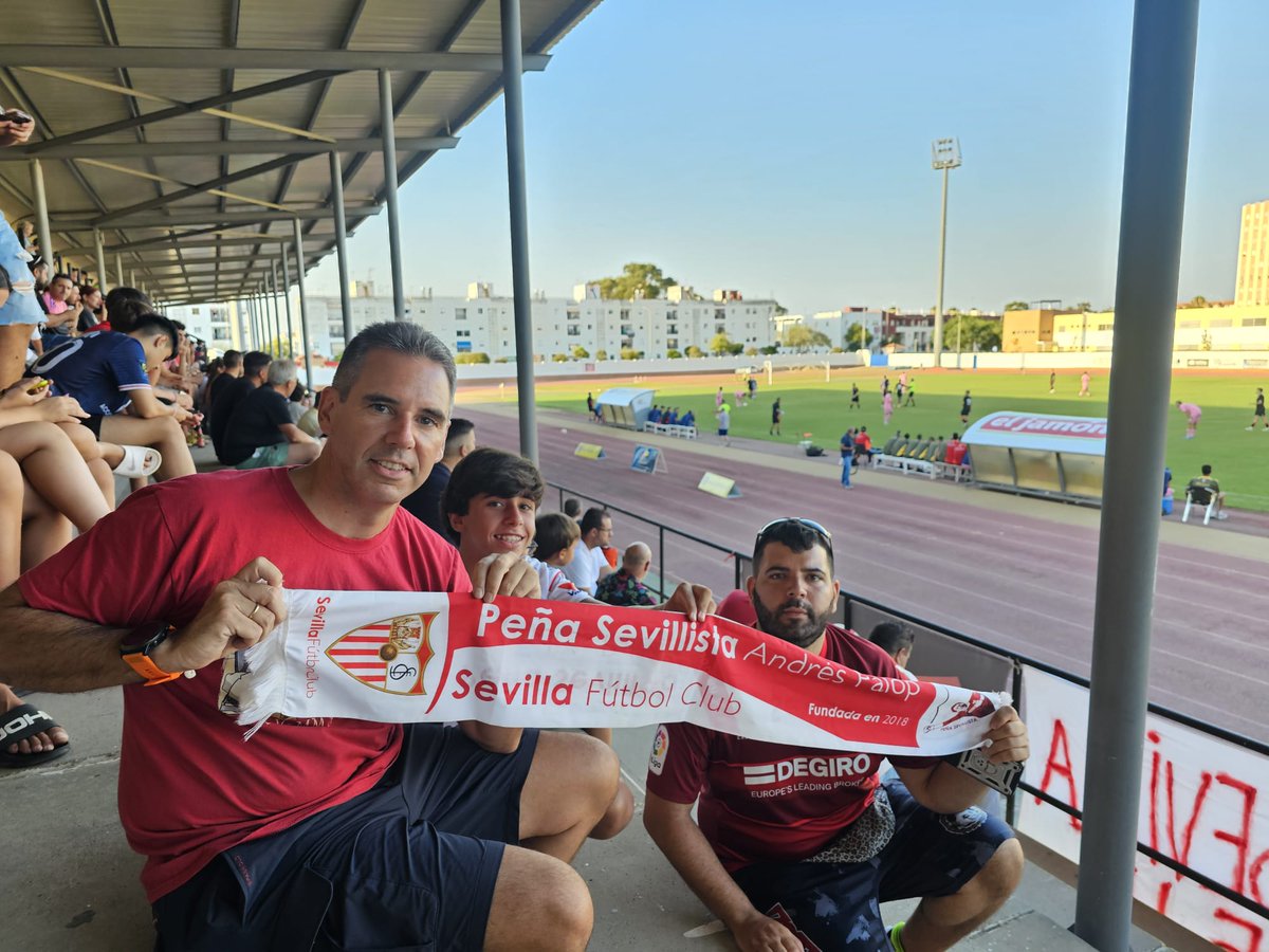 psandrespalop's tweet image. A falta de una semana para el inicio liguero nuestra peña sigue haciendo su particular pretemporada. Está vez acompañando al @CanteraSFC