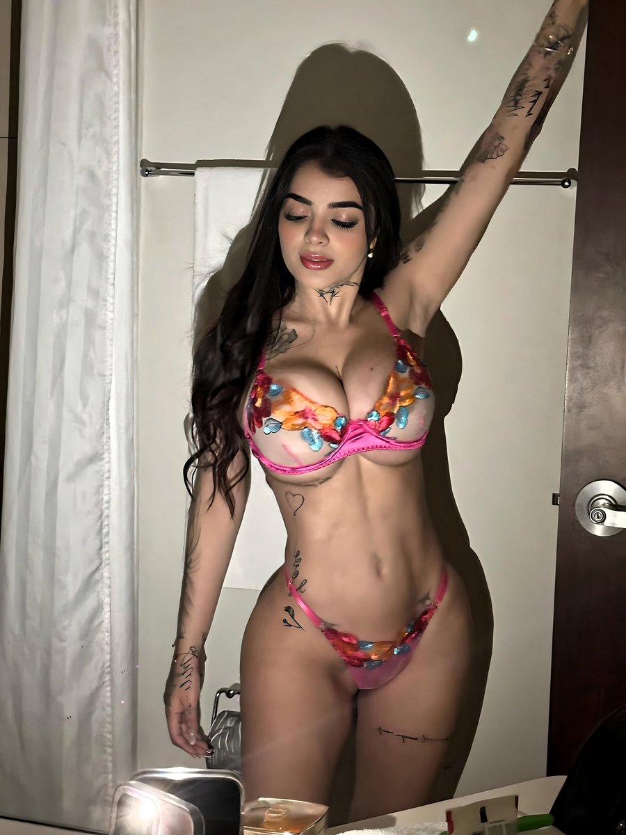 La belleza de Karely Ruiz