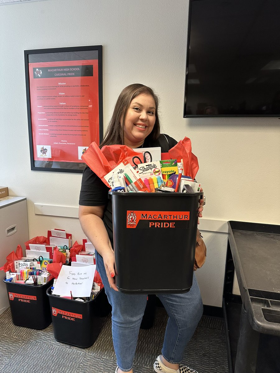 Liliana Middlebrooks, M.Ed (@mrs_mbrooks) on Twitter photo Iām so grateful for the warm welcome Iāve received from <a href="/MacArthurCards/">MacArthur HS</a>! Yāall know teachers love school supplies, and the same is true for EB Instructional Coaches! <a href="/TheMrsYBB/">Principal YBB</a> <a href="/IrvingISD/">Irving ISD</a> Iām so grateful for the warm welcome Iāve received from <a href="/MacArthurCards/">MacArthur HS</a>! Yāall know teachers love school supplies, and the same is true for EB Instructional Coaches! <a href="/TheMrsYBB/">Principal YBB</a> <a href="/IrvingISD/">Irving ISD</a>