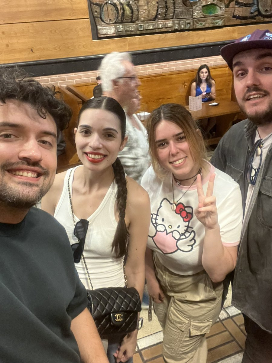 Pero que bien hechoooo!!! A mudarse a Coruña <a href="/loenderin/">Loenderin</a> <a href="/Javibii/">Salceido</a> 🫶🏼