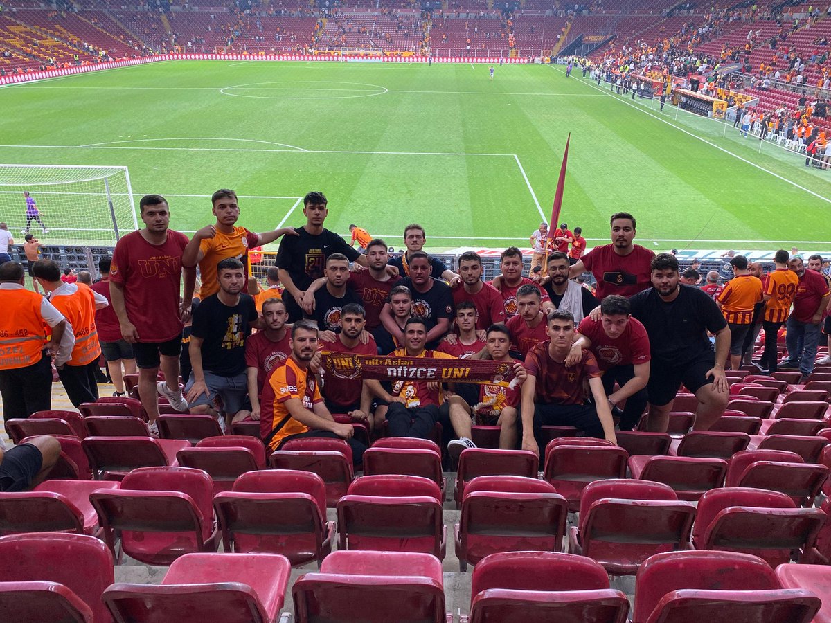 THE SHOW MUST GO ON!

🗓️09.08.2024
🏟️Ali Sami Yen
🆚Galatasaray - Hatayspor

#ultrAslanUNI