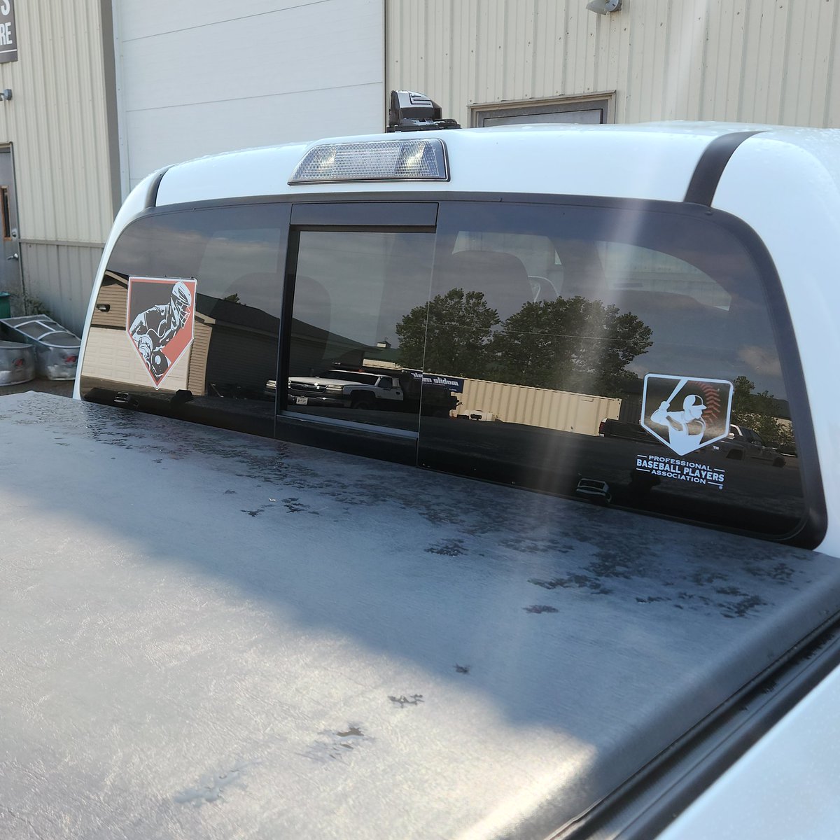 under2catching's tweet photo. Added a sticker to the truck #secretgroup @shegone03 @GDBJr5 https://t.co/Qhn8yl49nO