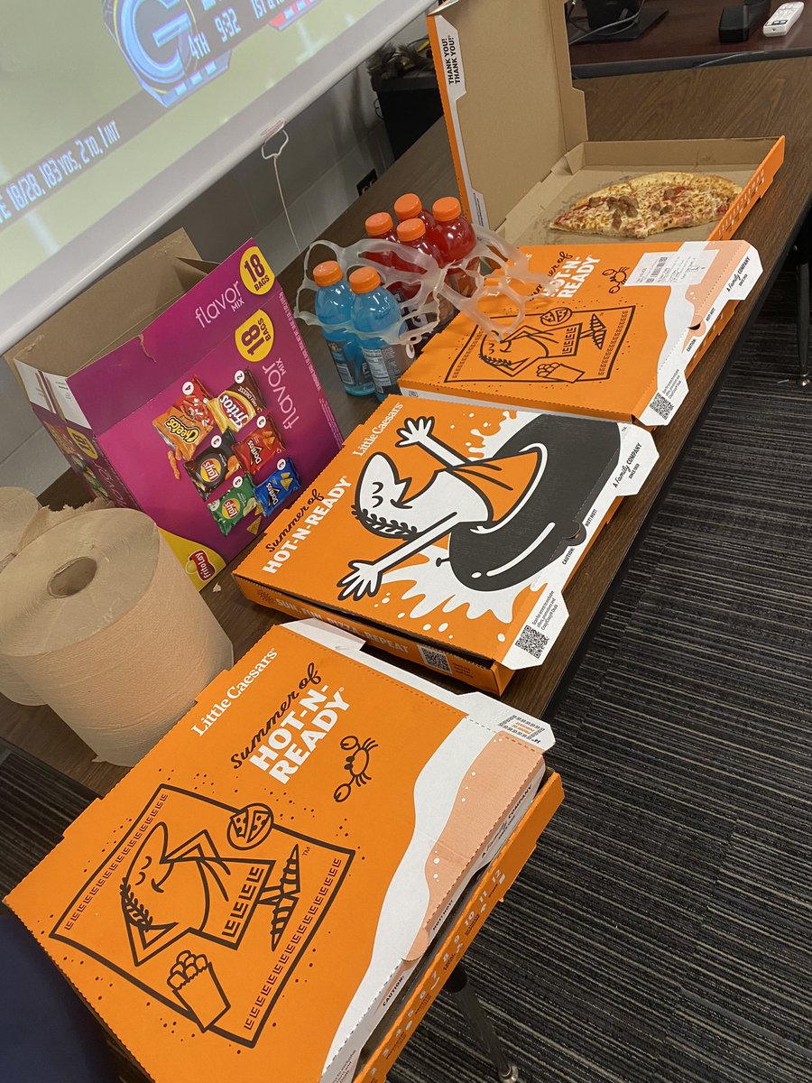 CoachHHill's tweet photo. The SEASON IS HERE! #backfieldGANG🎒had to retreat before fall camp kicks off Monday Morning 🍕 Can’t wait to see these group of guys compete this year‼️#RBretreat 👣 #FallCampLoading 🏈 #RunHardWhenItsTimeToRunHard 🫡 https://t.co/kV1V2qCQ4l