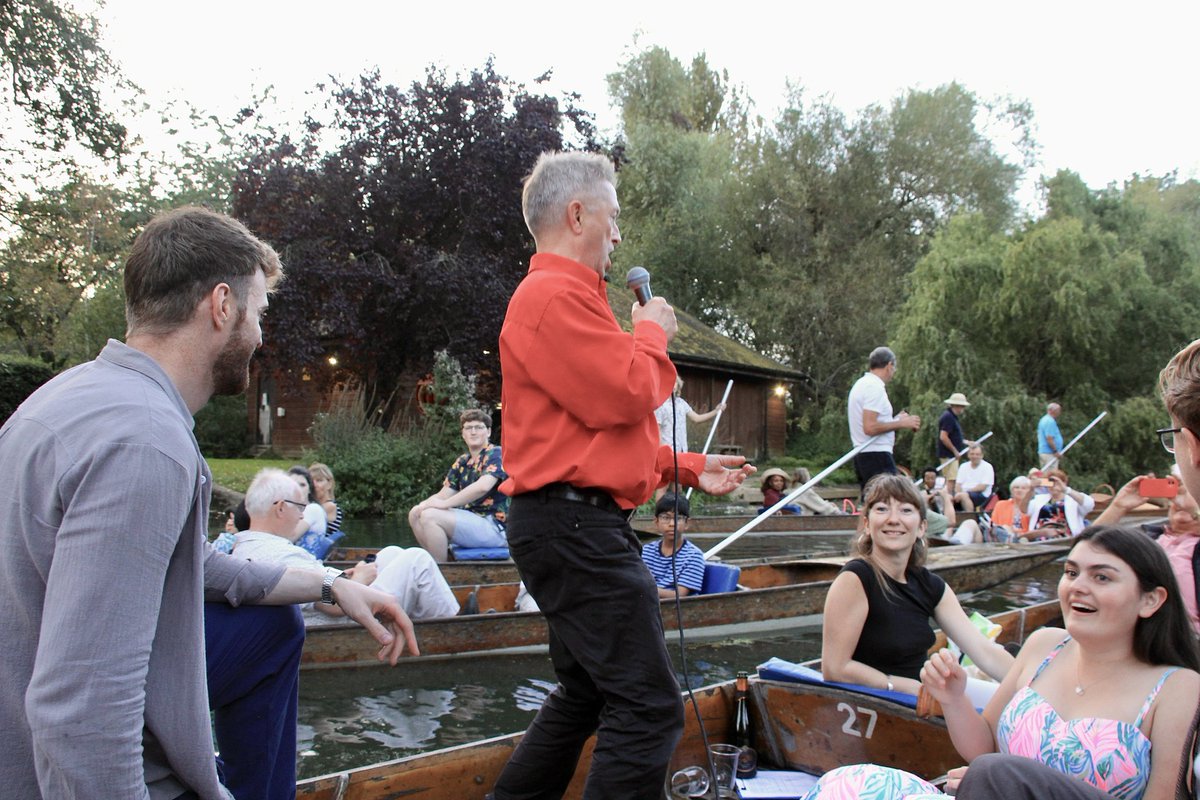 MikeWoodward1's tweet photo. Too busy with @OperaAnywhere travelling and performing to attend a beloved @parkrunUK anywhere this weekend but I guess I'll get my adrenaline rush from #OperaOnPunts ! @Cherwell_Boat https://t.co/1eiRzLvtb4