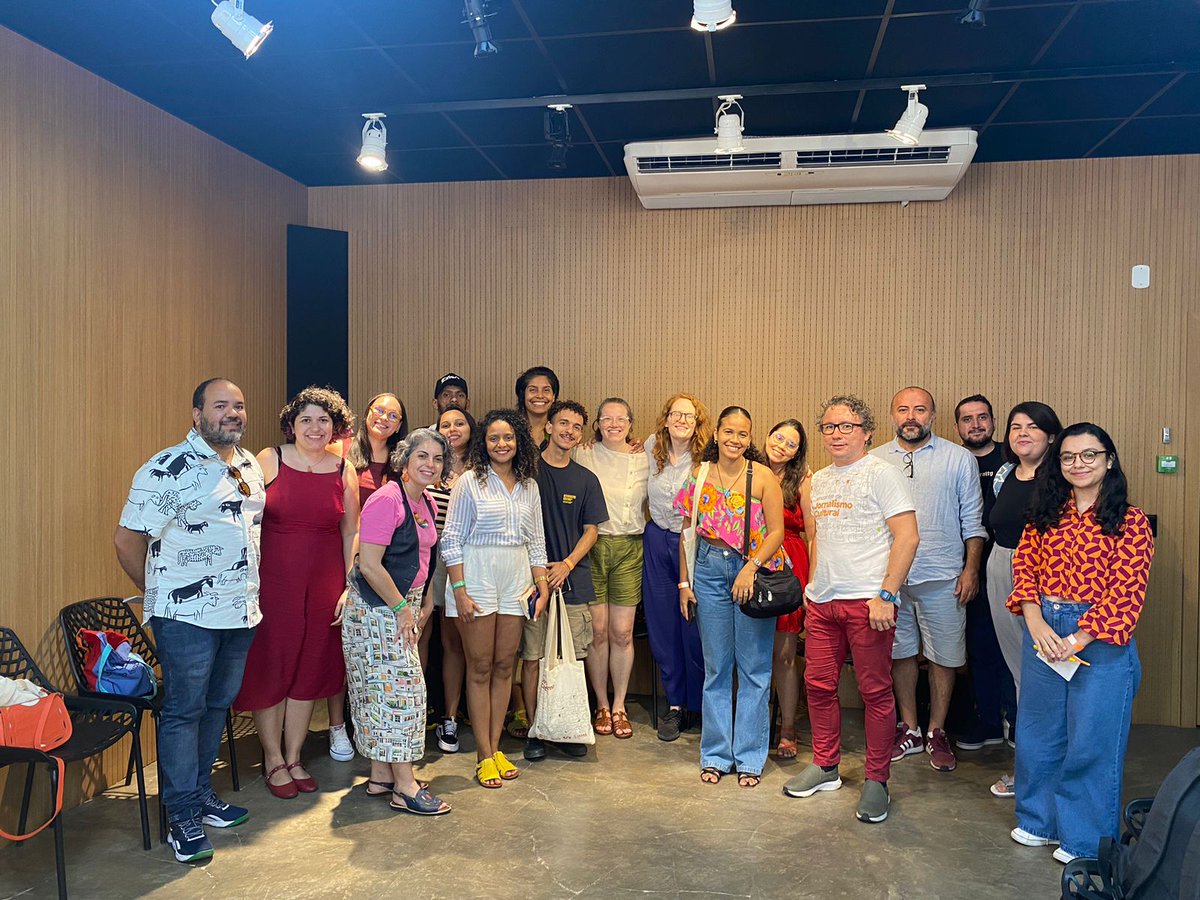 Hoje foi o primeiro dia do laboratório sobre jornalismo de áudio com <a href="/paula8scarpin/">paula scarpin</a> e a <a href="/ruivanorio/">Flora Thomson-DeVeaux</a>, no Encontro de Jornalismo Cultural do <a href="/CCCariri/">Centro Cultural do Cariri Sérvulo Esmeraldo</a>. Amanhã tem mais! 🙂