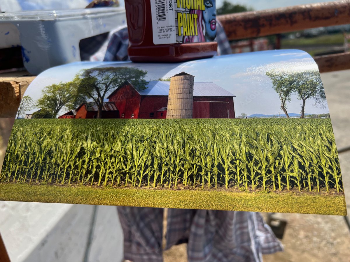 PrincetonRV's tweet photo. 🎨✨ Exciting news✨🎨 Freshman Hector Garcia from Princeton HS, just 14, is crafting a stunning mural at Mercer Pizza Plus. His skill and passion are truly impressive! 🌟 #SupportLocalArtists #CommunityArt #PrincetonHigh #ArtInProgress https://t.co/jE5P0lgMO6