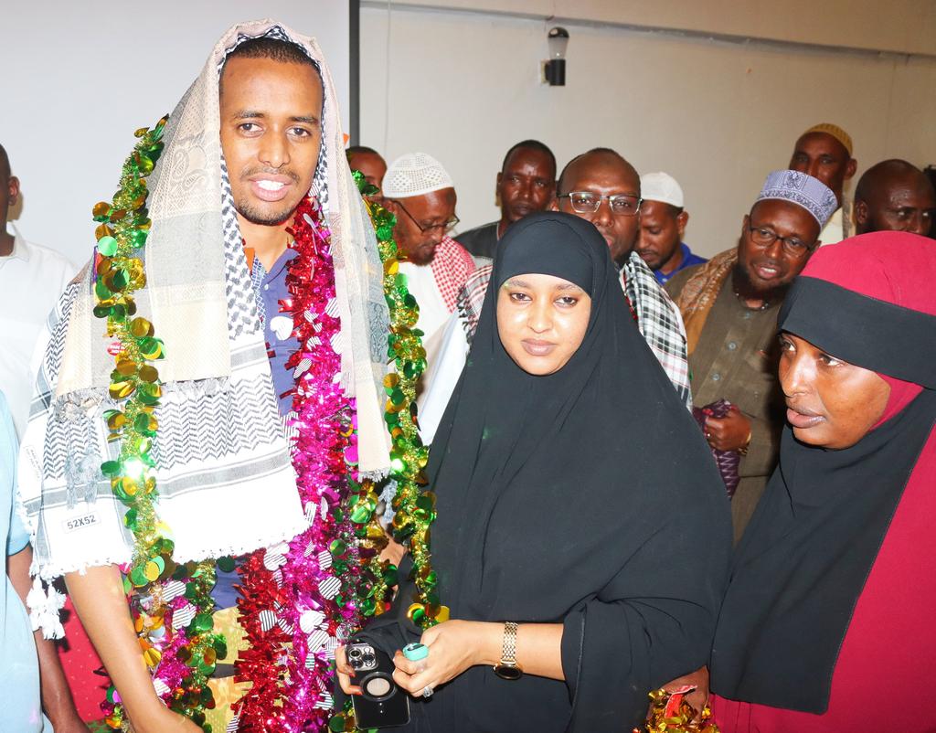 Mandera County staff due to harrassment subjected to them decided to exodously resign from their duties and others forcefully fired without even notice and  tonight  the said government organized a farewell dinner for Chief Officers Yussuf Dido and Adan Abdirahman
