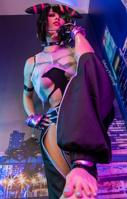 1 pic. Ready to get your worthless little ass kicked?

#jurihan #COSPLAYMODE #cosplay18 #StreetFighter6
