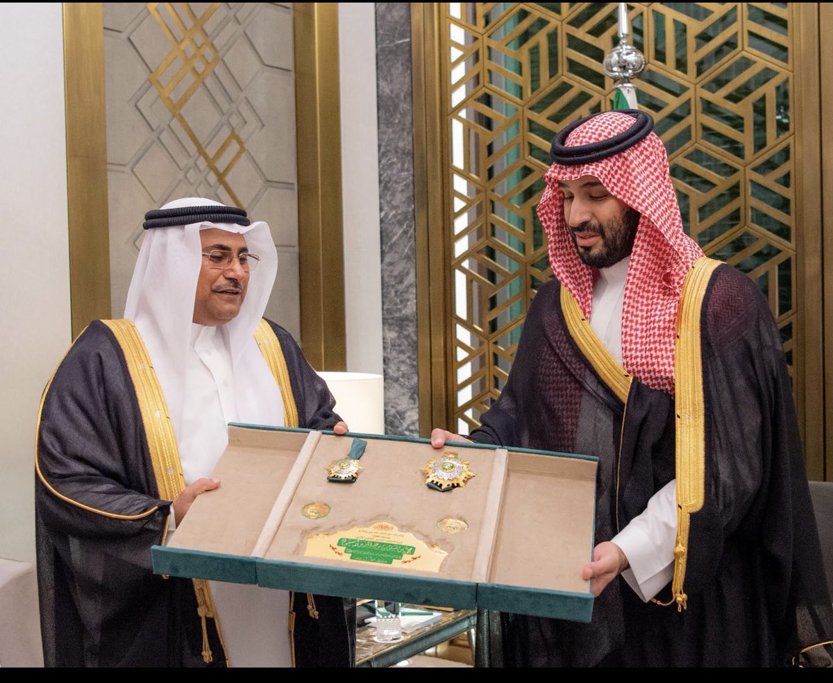 marwa40's tweet photo. @AzizbagBag #وسام_القائد
#ولي_العهد 
@AzizbagBag 
رئيس البرلمان العربي: 

الشعب العربي يرى في الأمير #محمد_بن_سلمان أملاً مُشرقاً لمستقبل أمة عظيمة، ورمزاً للإرادة الصلبة والعزيمة القوية، ونموذجاً لقائدٍ مُلهمٍ يستشرف آفاق المستقبل بعقلية طموحة ورؤية ثاقبة مستنيرة💚🇸🇦". https://t.co/Qxj1NevoWY