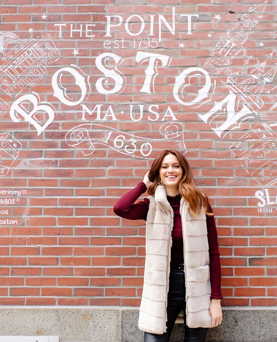 FabulousFurs's tweet photo. Happy Weekend-er!  Our Weekender Vest is your Perfect Weekend-Wear!  

Bonus, Now Available in Mocha and Black!

#weekend #ootd
#DSFF #DSFabulousFurs #FabulousFurs #FabFurs #FauxFur https://t.co/hk9OhdJaY4