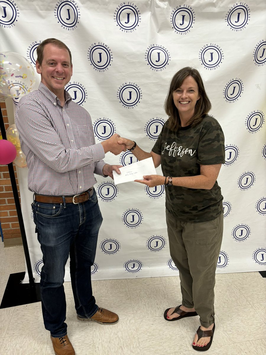 JES library received $500 today from the Rotary for our participation in the Reading Ladder program.  Way to go JES readers!! <a href="/LrsdMedia/">LRSD Library Media Specialists</a> <a href="/lrsd/">Little Rock School District</a> <a href="/DrJermallWright/">Jermall Wright</a>