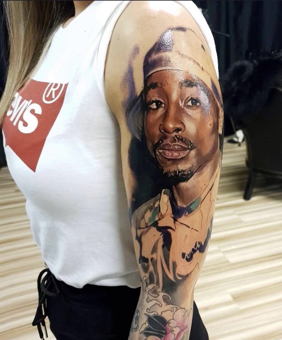 2PAC's tweet image. 1. @santacruzkustomclub - Stirling , Scotland
2. @kings_hand_tattoo - Vinkovci, Croatia
3. @siouxie__em - Chihuahua City, Mexico
4. @abiru_tattoo - Seoul, Korea