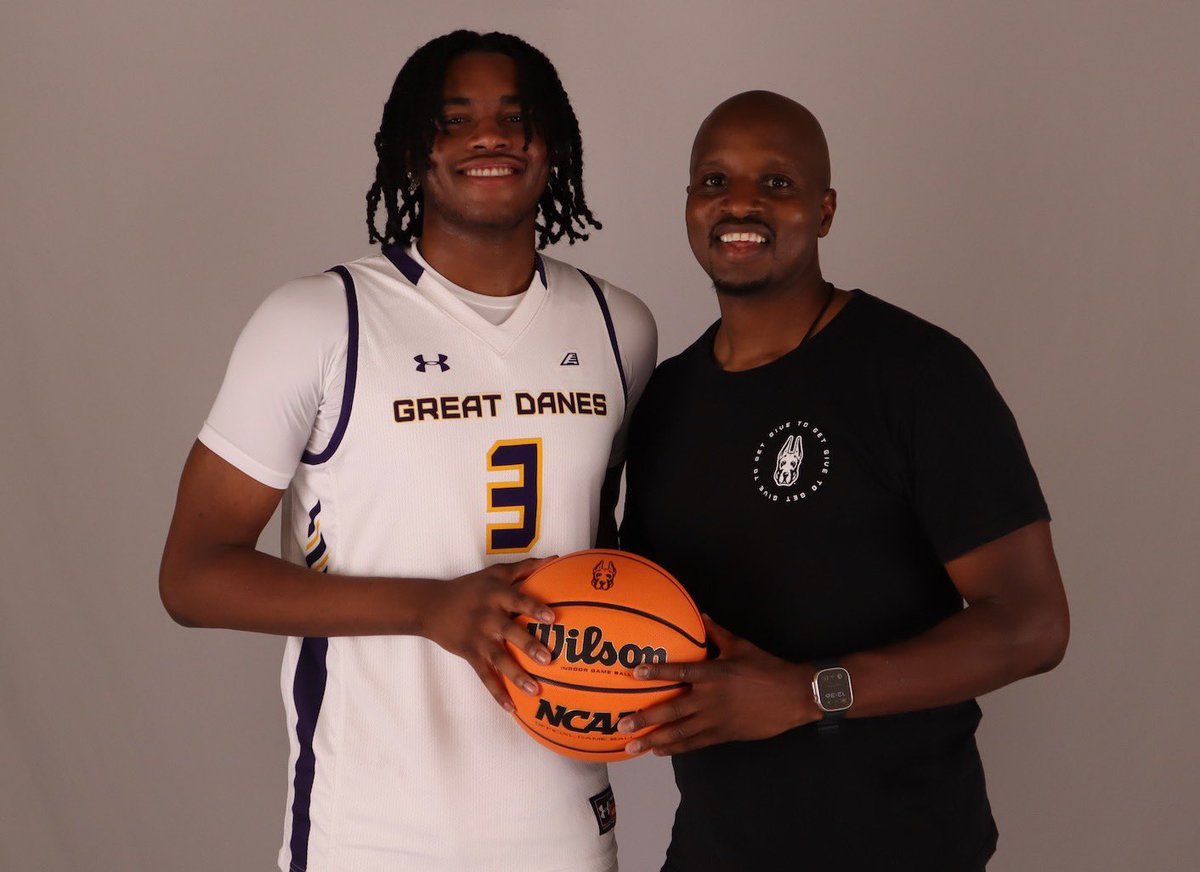 therobertfields's tweet image. Had a great unofficial visit at the University at Albany, great time with the coaches and I appreciate them having me and my mom!