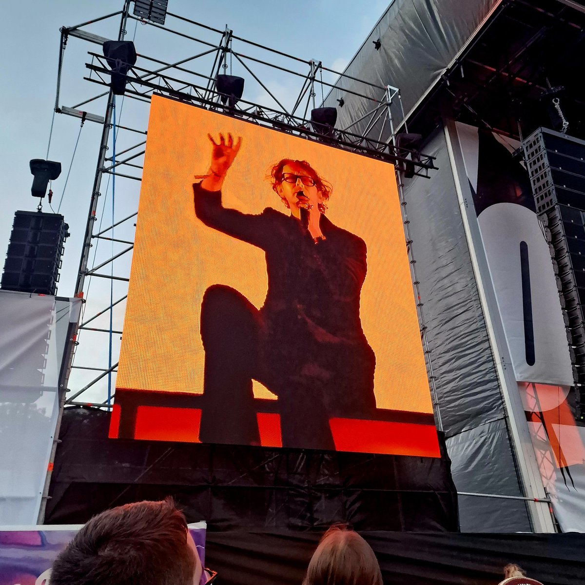 thornbridgefay's tweet photo. Absolutely belting #rightfirsttime 🤌 nice to see @RichardHawley pop up with some #slide and #guitar too 🤩 #sheffieldissuper https://t.co/o0xaAN0fDu