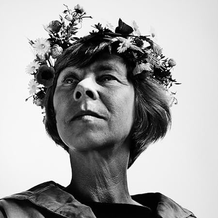 „I love borders. August is the border between summer and autumn; it is the most beautiful month I know.“

Tove Jansson
* August 9, 1914