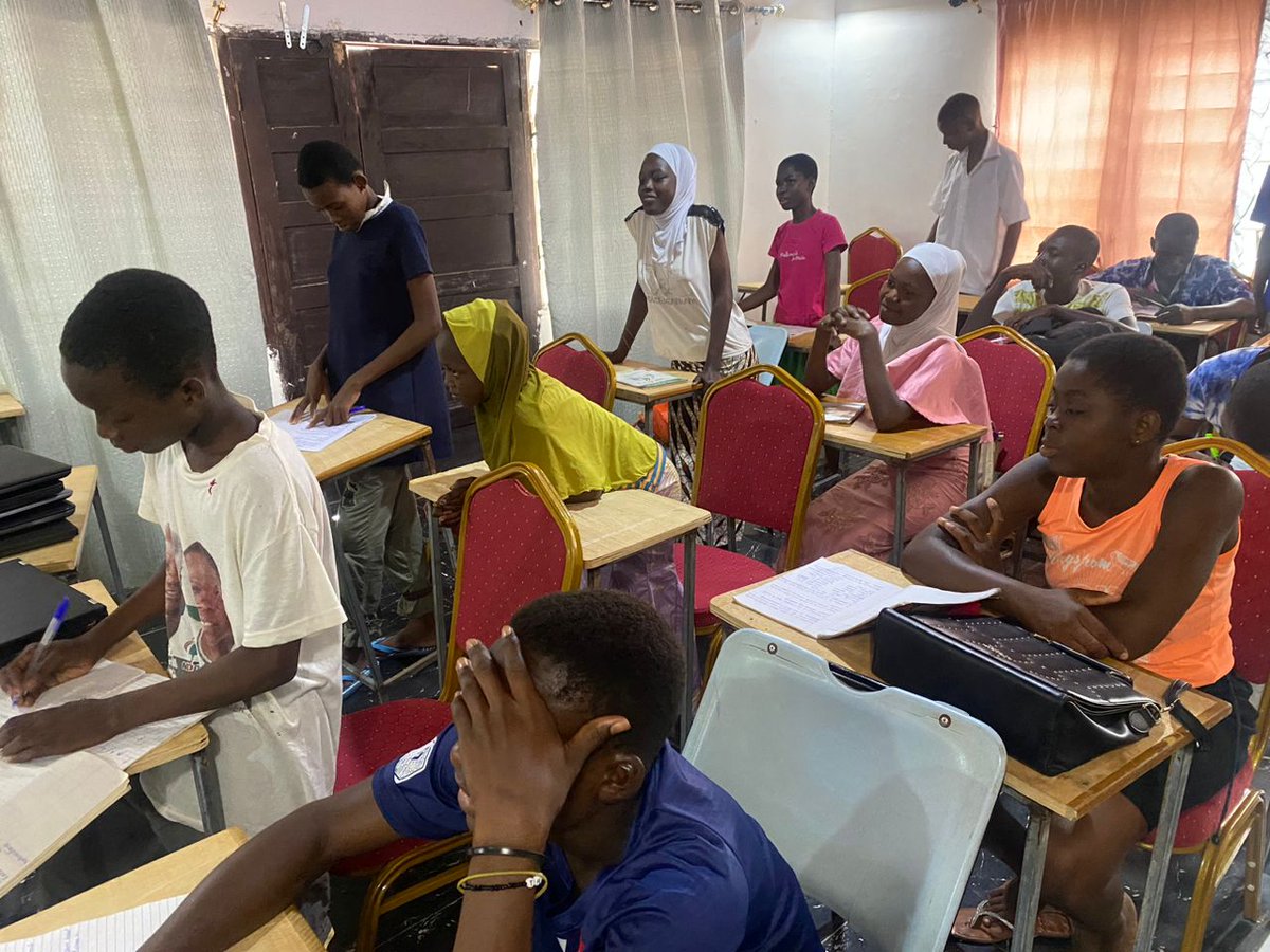 bitcoin_dua's tweet image. 2nd week of our #codingfordevelopment project under the #Bitcoin Beach Grant for Circular Economies. We have started rewarding our students with SATs and there's a challenge of 15 out of 25 participants not having phones at all. #Support us by donating to our geyser