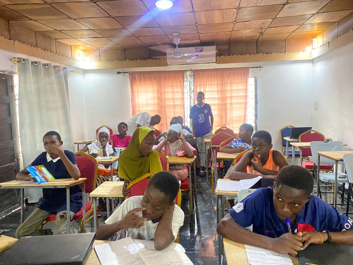 bitcoin_dua's tweet image. 2nd week of our #codingfordevelopment project under the #Bitcoin Beach Grant for Circular Economies. We have started rewarding our students with SATs and there's a challenge of 15 out of 25 participants not having phones at all. #Support us by donating to our geyser