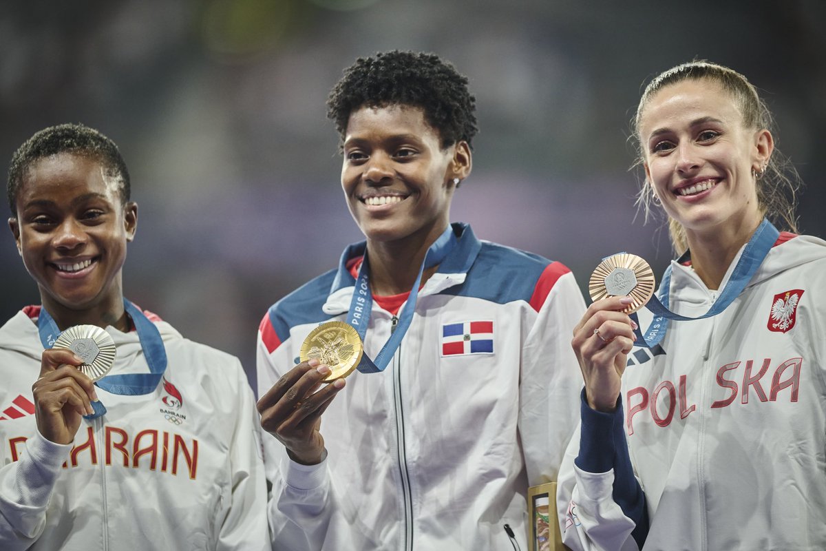 TeamORLEN's tweet photo. Natalia Kaczmarek już z medalem❗️
Z brązowym medalem Igrzysk Olimpijskich #Paryż2024 🥹🔝 

To pierwszy olimpijski krążek w biegu na 400m od 48 lat❗️

Po raz kolejny historia tworzy się na naszych oczach 😍 BRAWO 👏 

#TeamPL https://t.co/SYhzeFwWtp